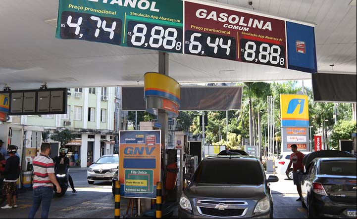 PROCON chama distribuidoras para provar baixa de preços.