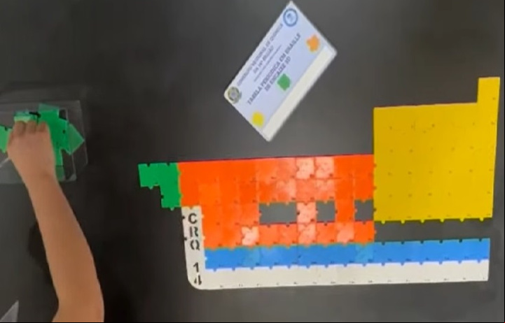 No Brasil, 1,6 milhão de cegos tem tabela periódica 3D para estudar e pesquisar