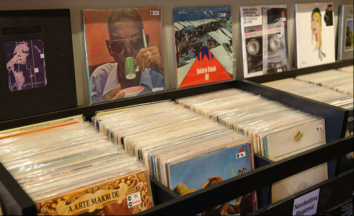 Disco de vinil vende mais que CDs pela primeira vez desde 1987