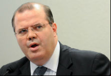 Perseverar nos ajustes macroeconômicos, recomenda presidente do BC